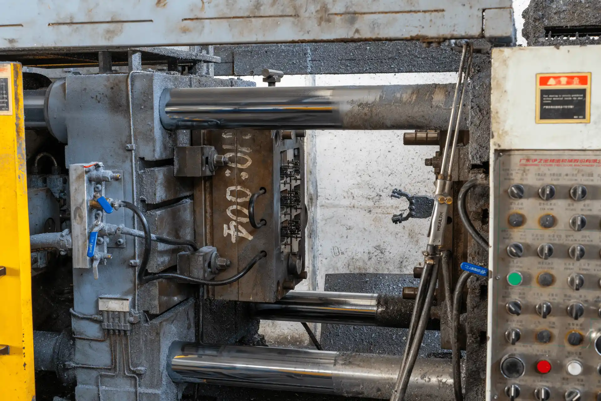 Inside of Cold Chamber Die Casting Machine